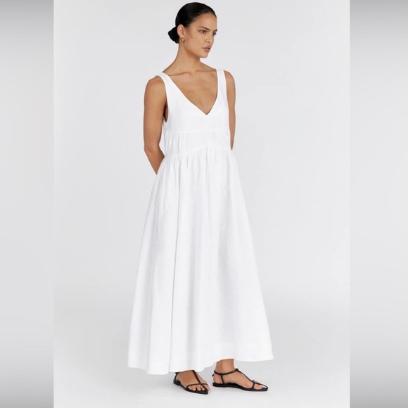 DISSH Dresses & Skirts - DISSH ARLO WHITE V NECK LINEN MAXI DRESS Size 6